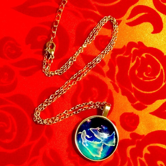 Pisces 🐚 Zodiac Artistic Circle Pendant - Picture 3 of 7